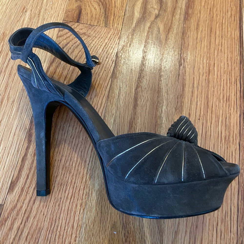 GUCCI Brown Suede Heels